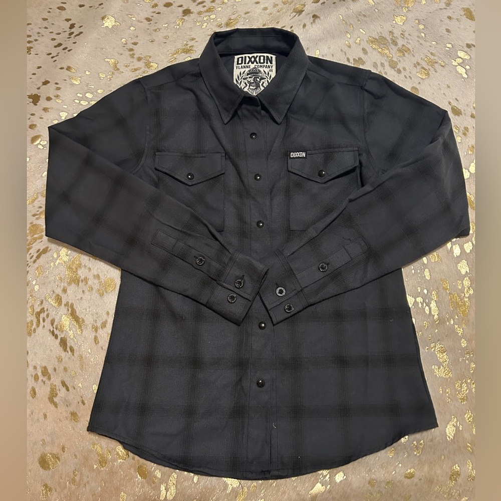 DIXXON Black Flannel Shirt
THE GRAYSCALE